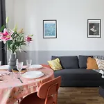 Friendhouse Starovislna *